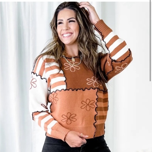 Vici Sweaters - Vici Le Lis Sweater